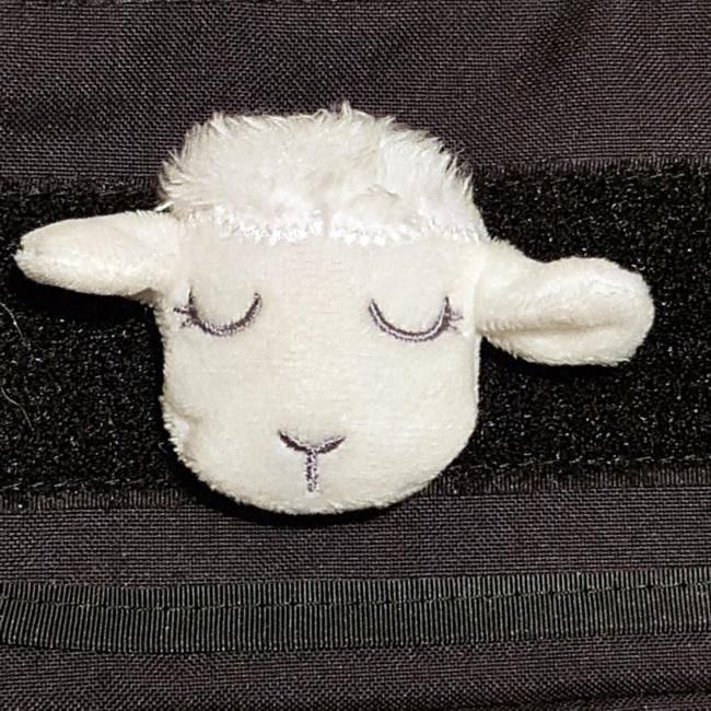 Stoffplüschpatch Sheepy - mit Klettfläche auf der Rückseite